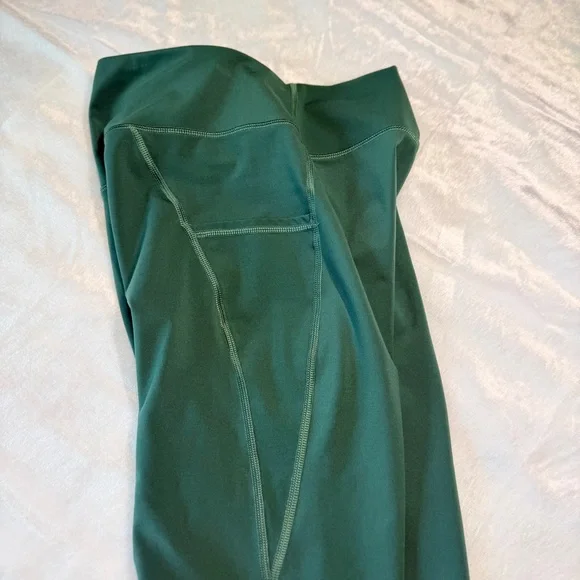Kamo Fitness Medium Green High Rise Pocket Leggings 25” Inseam - Picture 3 of 6